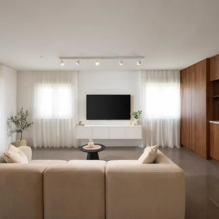 דירה With Panoramic Sea View *